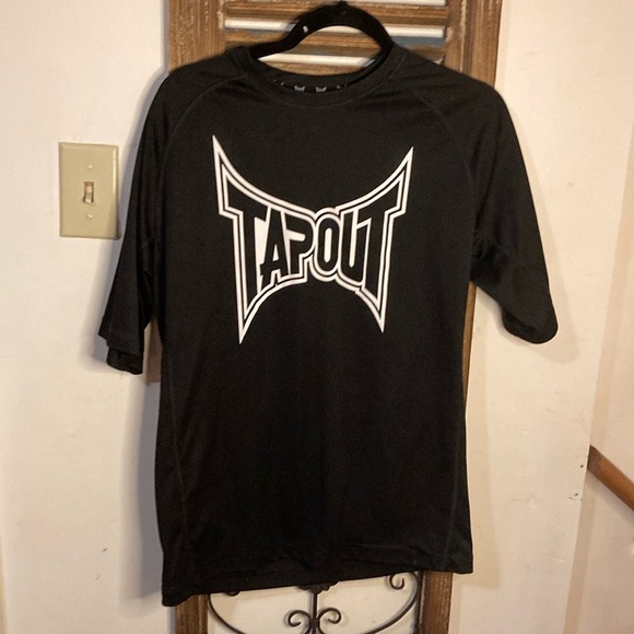 TAP OUT BOYS SIZE XL SHIRT - Picture 1 of 4